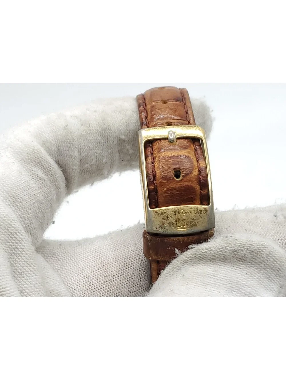 Liz Claiborne Quartz Watch Women New Battery Gold Tone White Date Dial Rectangle